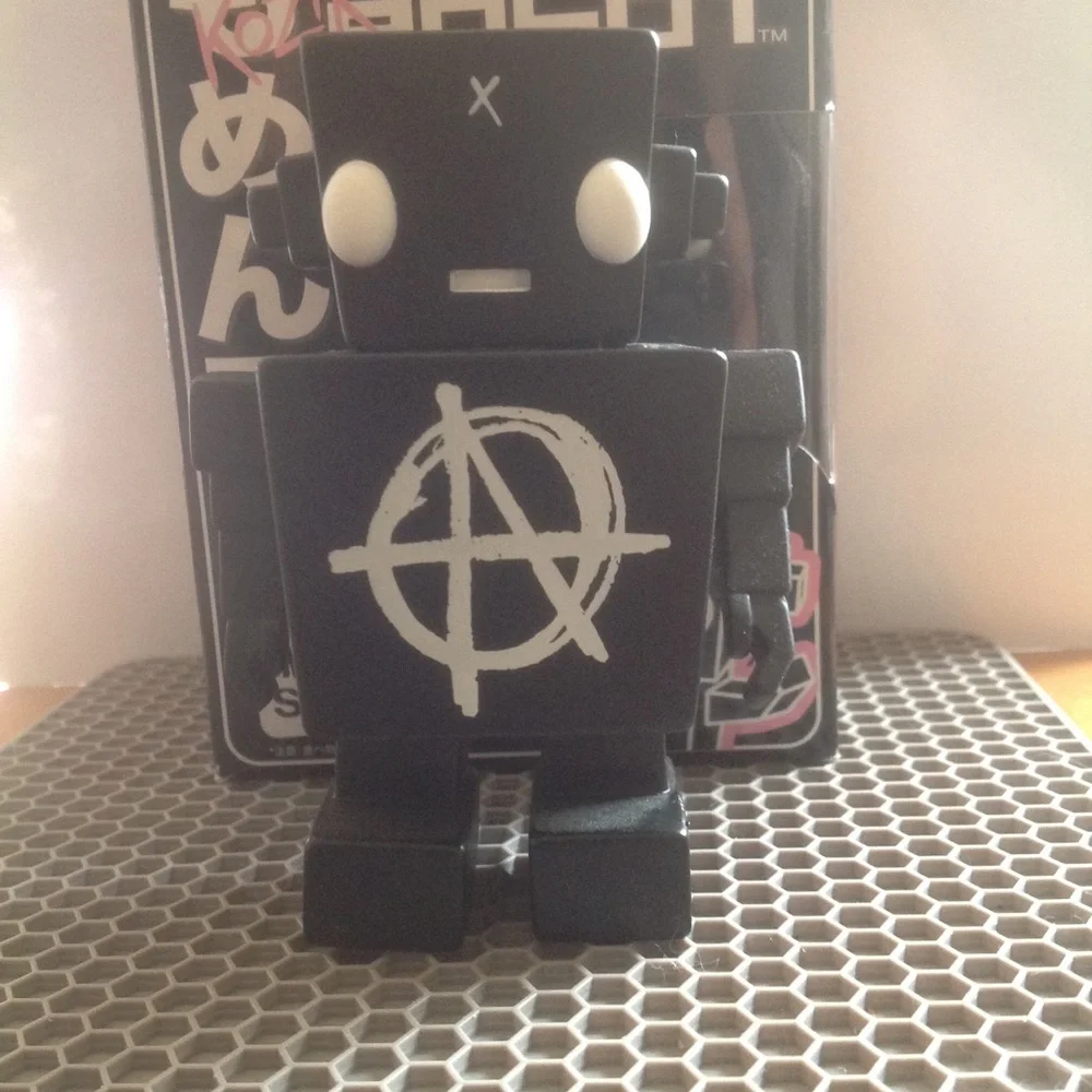 Kid Robot ( Tofu Robot ) By: Kozik - Picture 9 of 13